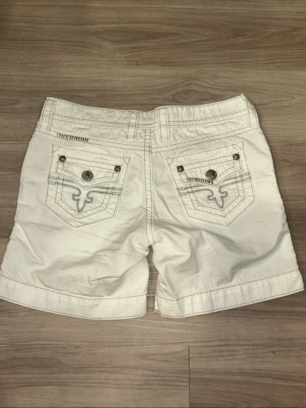 ROCK REVIVAL White Shorts size 26 women’s